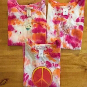 New! Bundle of 3 Tie dye T-shirts cupcake heart peace 
Girls 3T